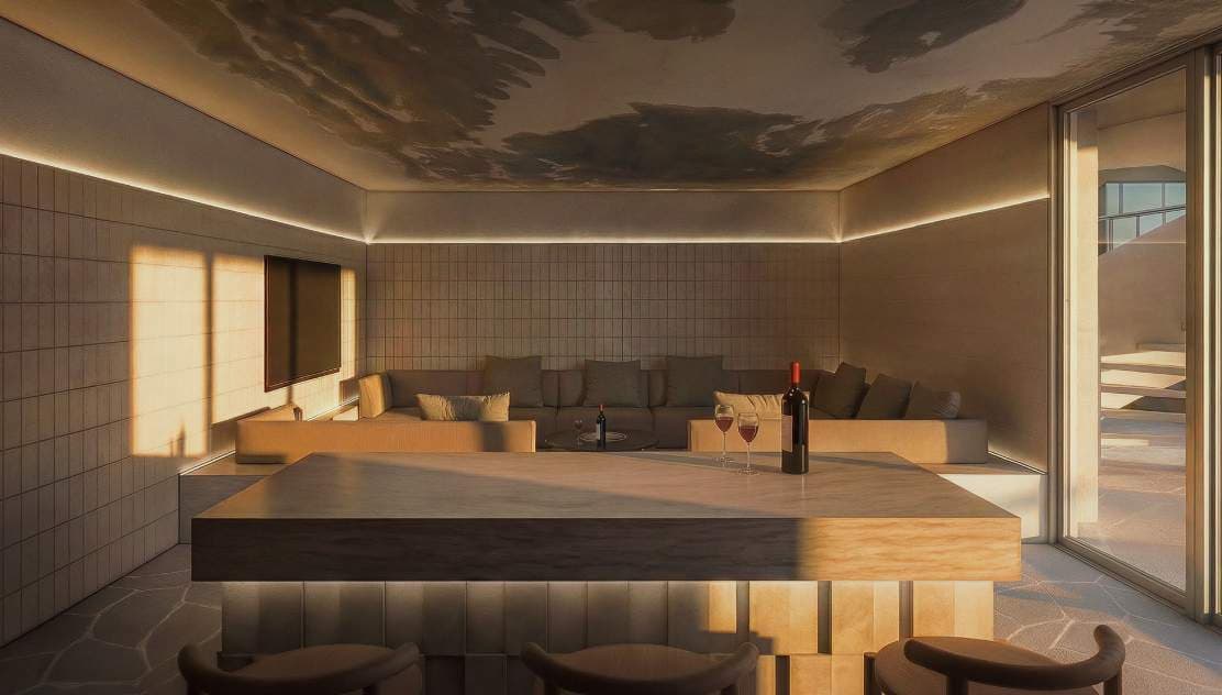 Conversation Pit do Vedá com pintura autoral de Arivassa no teto